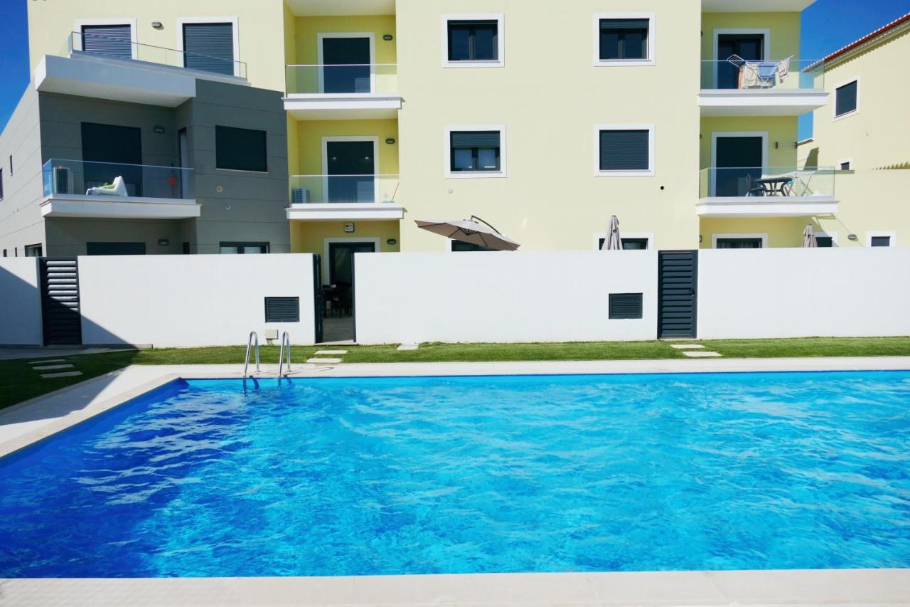 Baleal Poolfront Apartment Екстер'єр фото